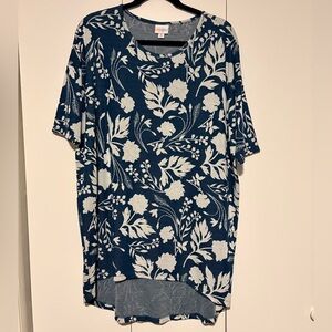 LuLaRoe Navy and Cream Floral Short Sleeve Top